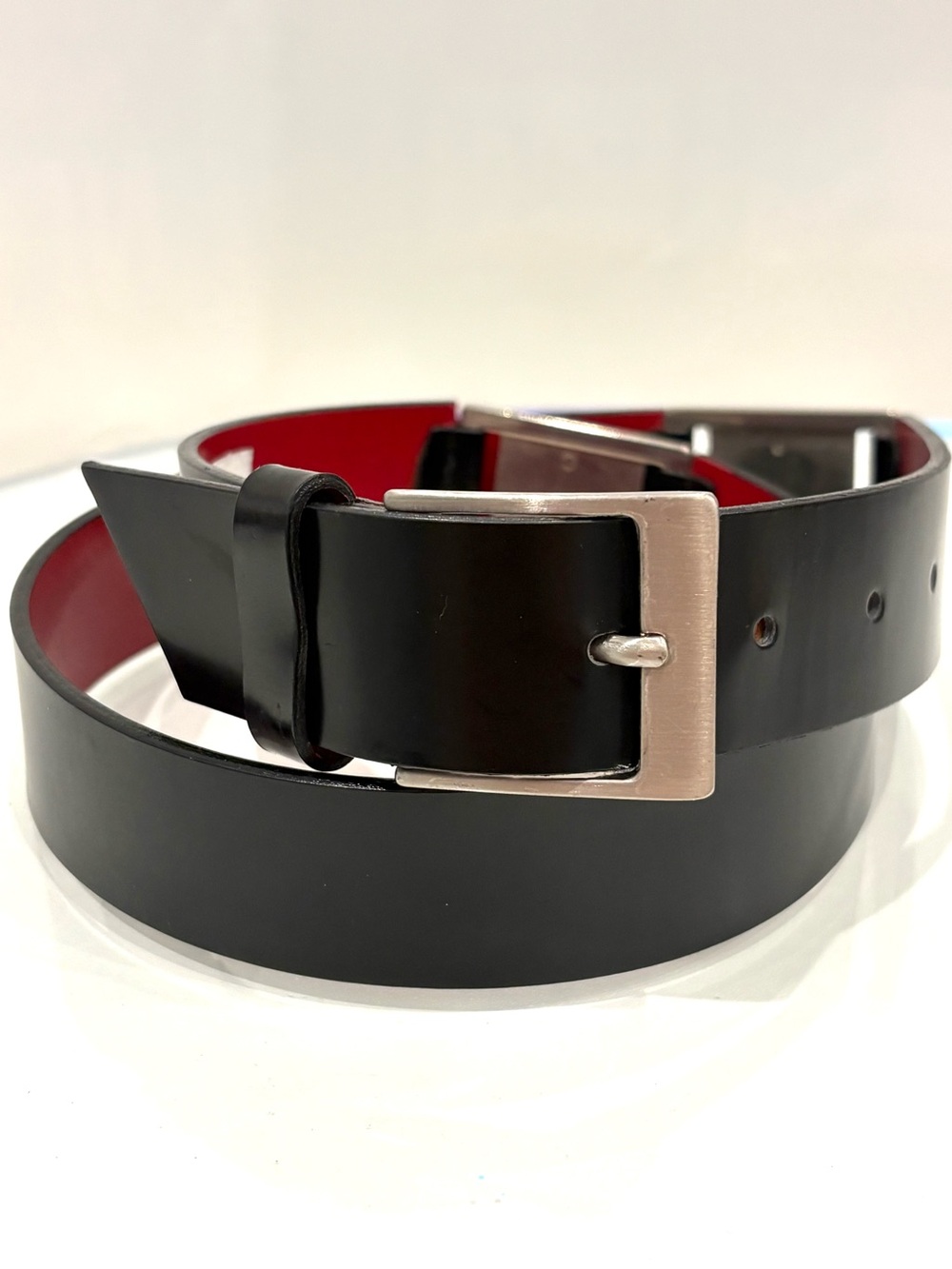 $145 Hugo Hugo Boss Black Leather Belt Silver Red Line Plate Size 85 / 32